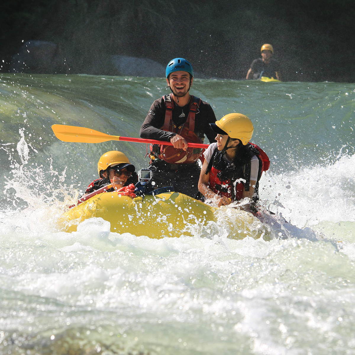 Rafting tour with breathtaking views in Colombia.