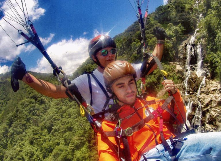 High-flying paragliding tour across Colombia’s scenic mountains.